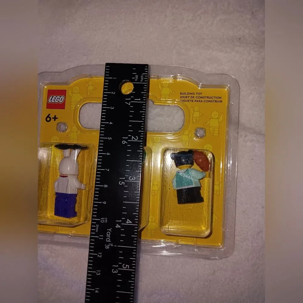 NWOT 2009 Lego Mini Figures 3 Pack